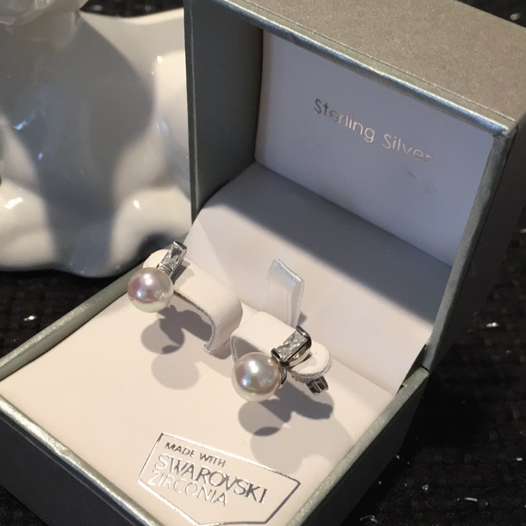 New! Kiera Couture Pearl Earrings - Picture 4 of 15